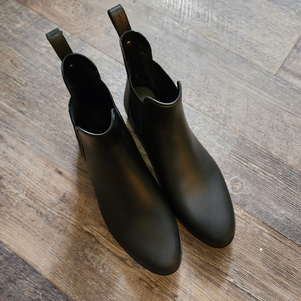 Sam Edelman Tinsley Rubber Rain Boots in Black